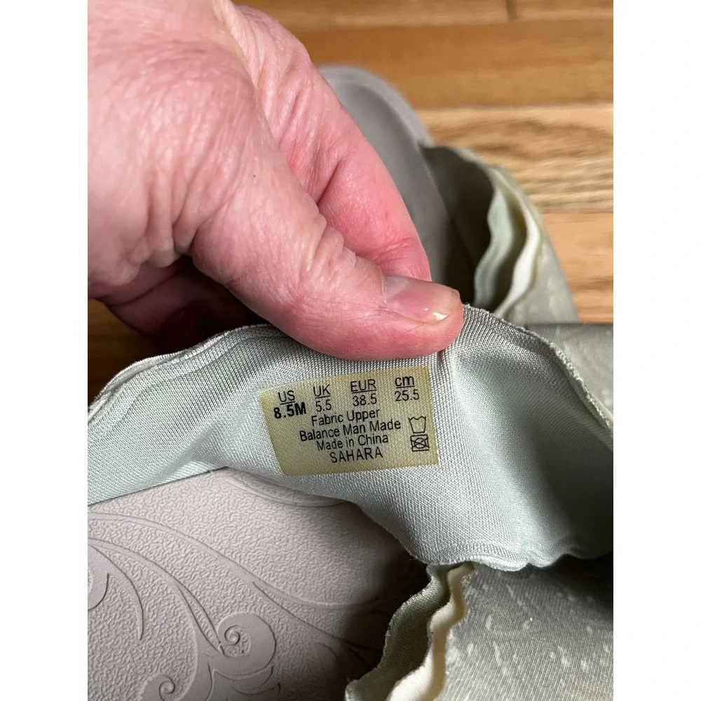 Bzees Sahara Sage Green Scalloped Slide Wedge Sandals Womens 8.5M